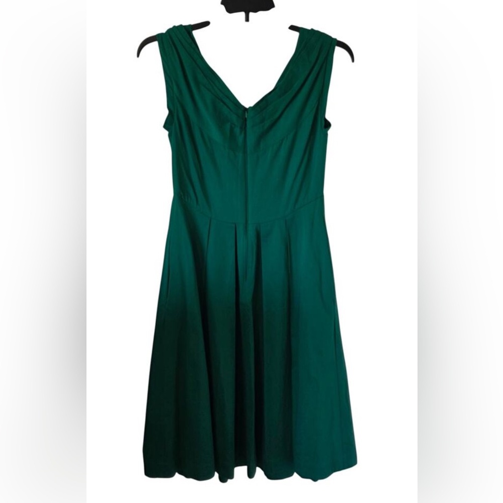 Emily and Fin Womens Florence Dress Size Medium Emerald Green Sleeveless Pleated - Picture 3 of 4